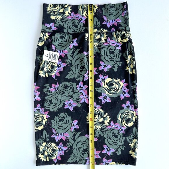 Black Floral Pencil Skirt - Picture 5 of 9